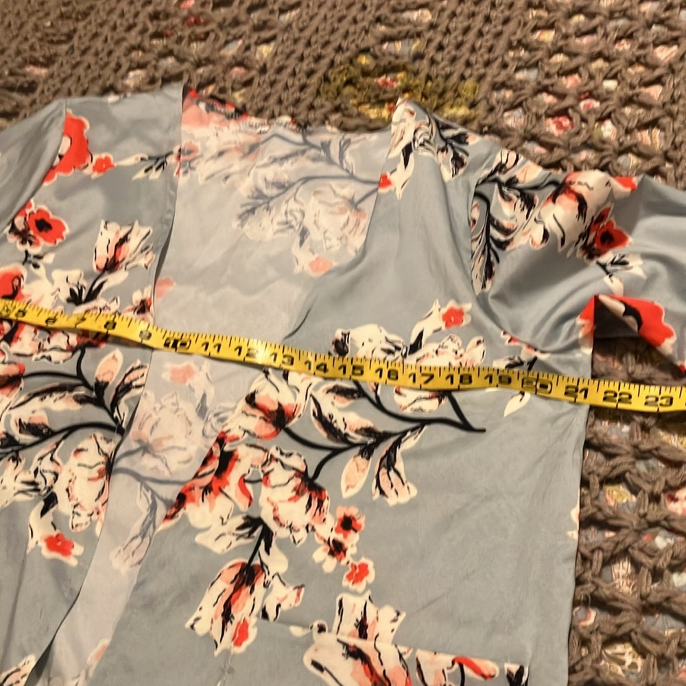 Sugar Plum Floral Kimono Silver Red Black Size Large EUC - Picture 7 of 8